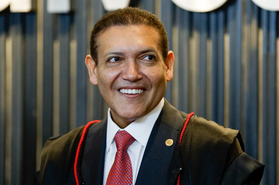 Nunes Marques toma posse como novo presidente do TSE
