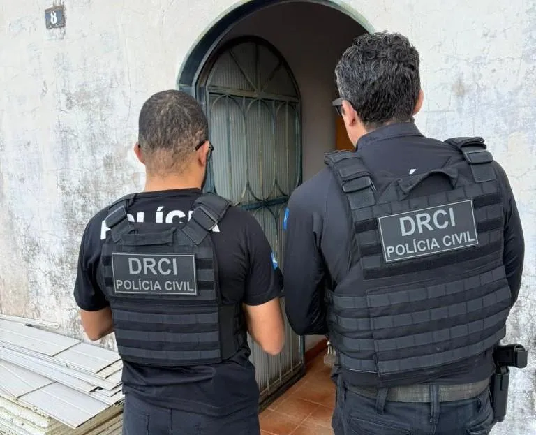Polícia Civil do MT cumpre mandatos por produção e armazenamento de pornografia infantil