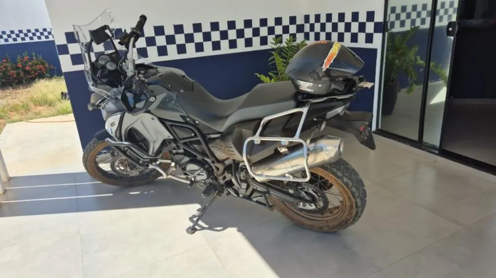 BMW furtada em Sorriso é recuperada pela PM em mata de Ipiranga do Norte; quatro pessoas são presas