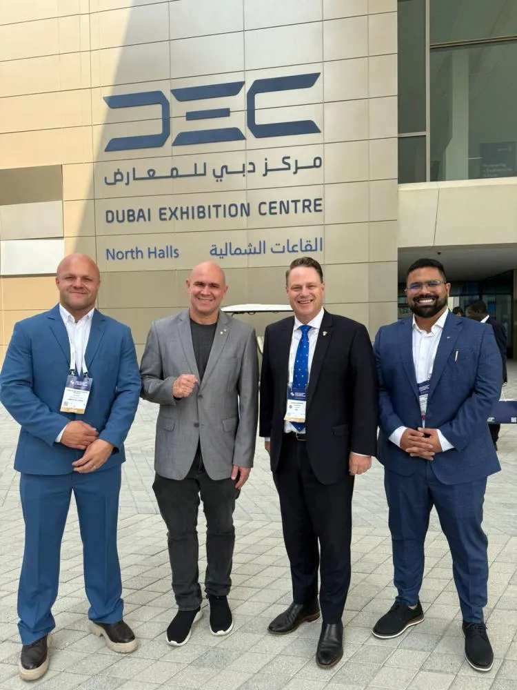Prefeito fortalece laços com empresários dos Emirados Árabes em visita a Dubai